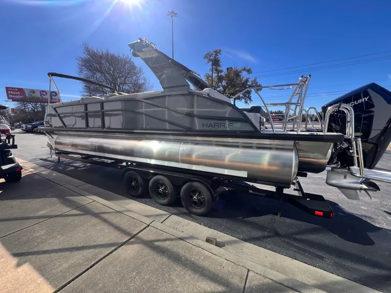 Slide: The Image of Harris Grand Mariner 270 2025 - 9