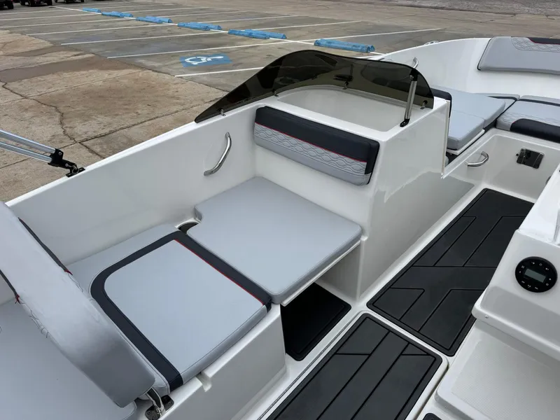 Slide: The Image of Bayliner Element M19 2023 - 13