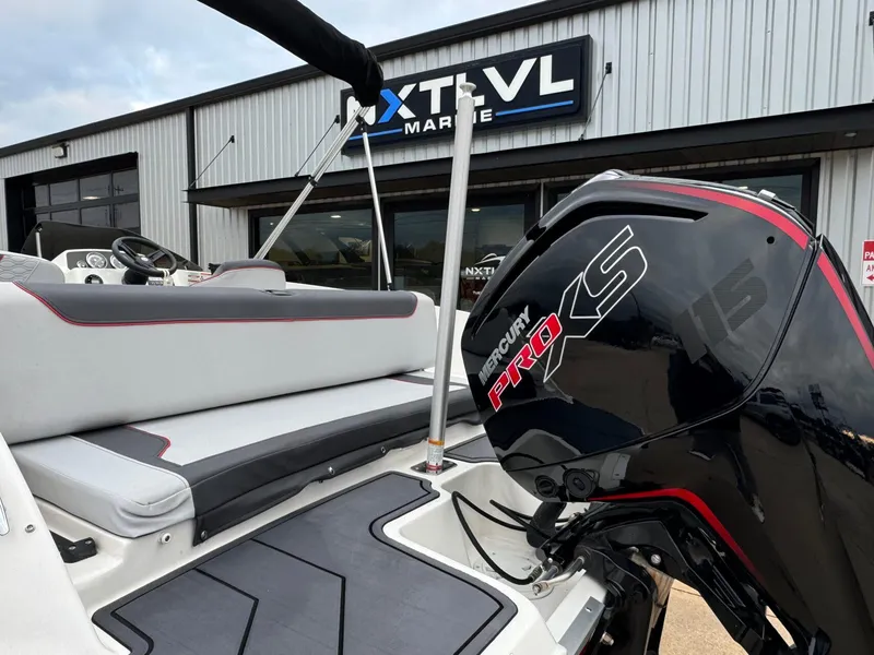 Slide: The Image of Bayliner Element M19 2023 - 3