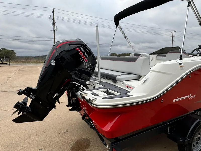 Slide: The Image of Bayliner Element M19 2023 - 4