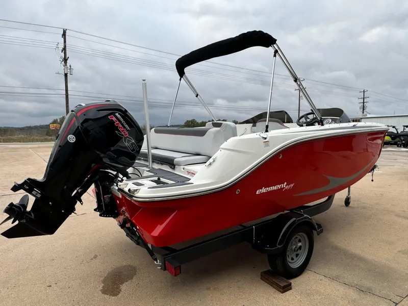 Slide: The Image of Bayliner Element M19 2023 - 5