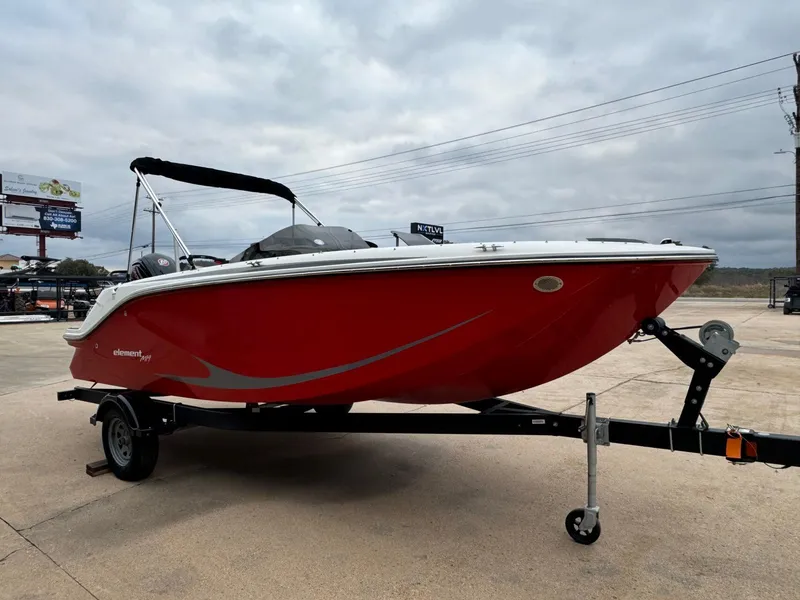 Slide: The Image of Bayliner Element M19 2023 - 6