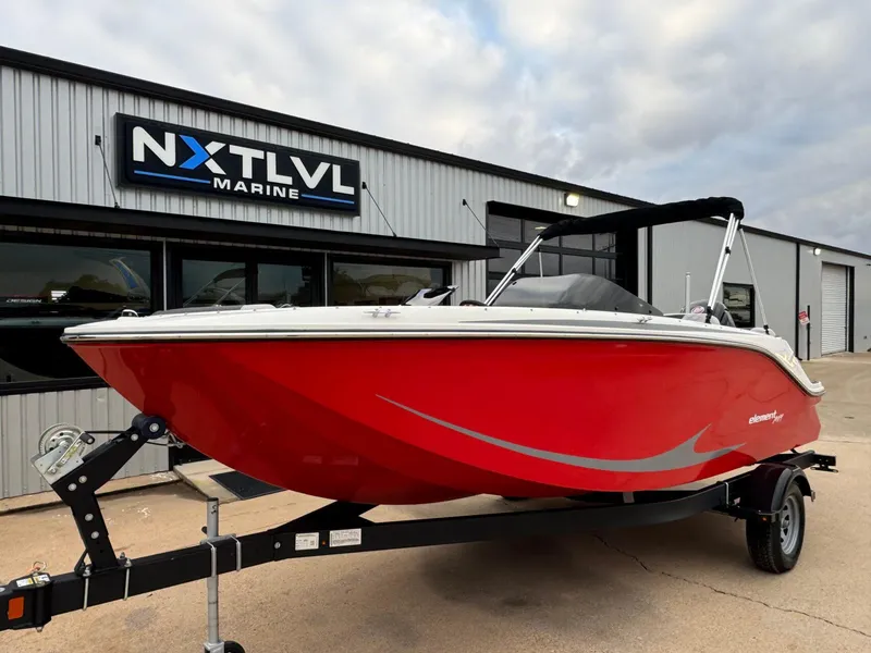 Slide: The Image of Bayliner Element M19 2023 - 8