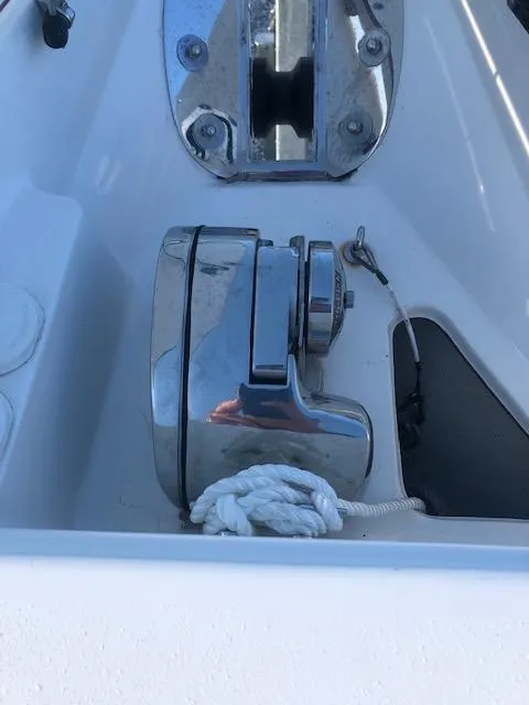 Slide: The Image of 2021 Sea Pro 259 DLX boat anchor winch with rope detail. - 23