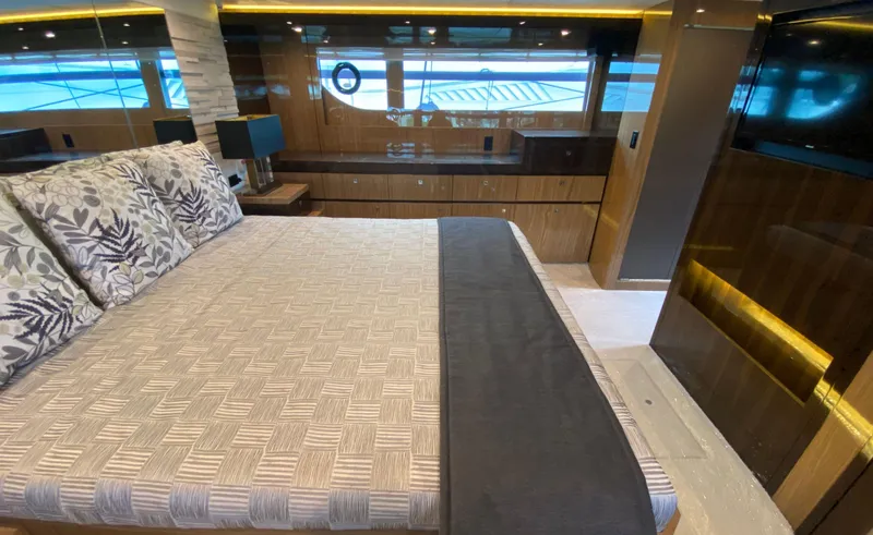 Slide: The Image of Cruisers 60 Fly 2022 - 52