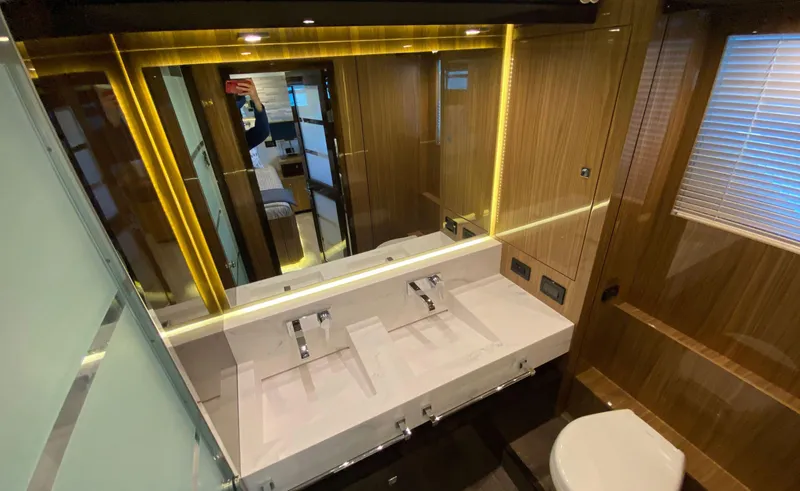 Slide: The Image of Cruisers 60 Fly 2022 - 55