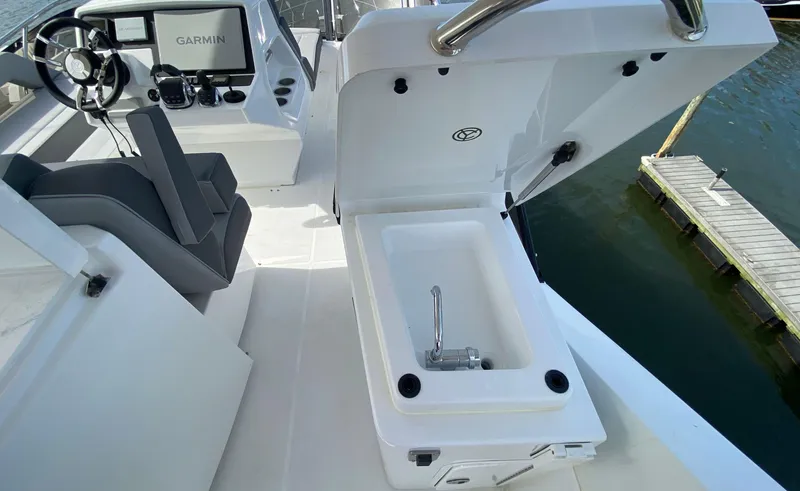 Slide: The Image of Cruisers 60 Fly 2022 - 63