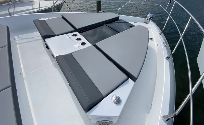 Slide: The Image of Cruisers 60 Fly 2022 - 75