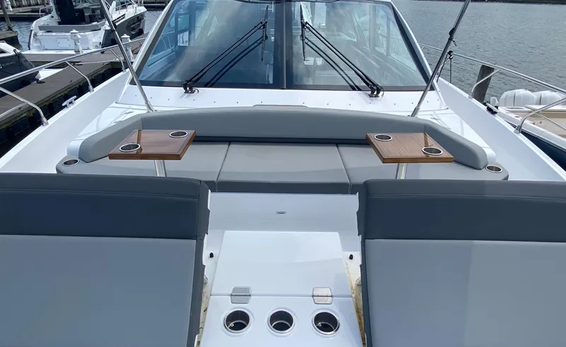 Slide: The Image of Cruisers 60 Fly 2022 - 82