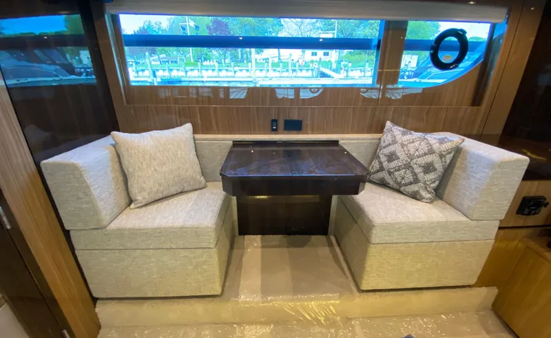 Slide: The Image of Cruisers Yachts 60 Fly 2022 - 54