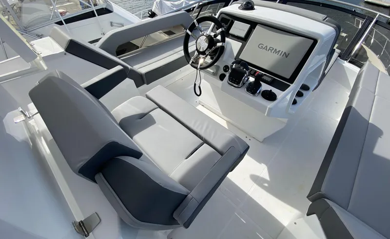 Slide: The Image of Cruisers Yachts 60 Fly 2022 - 64