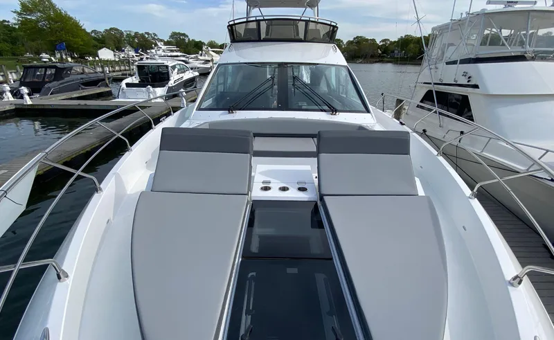 Slide: The Image of Cruisers Yachts 60 Fly 2022 - 76
