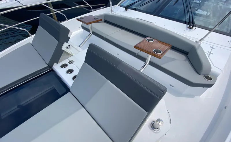 Slide: The Image of Cruisers Yachts 60 Fly 2022 - 81