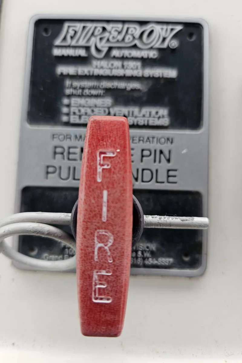 Slide: The Image of Tollycraft Euro Sport Cruiser 1991 - 53