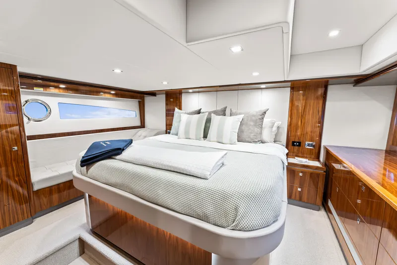 Slide: The Image of Riviera 5400 Sport Yacht 2021 - 51