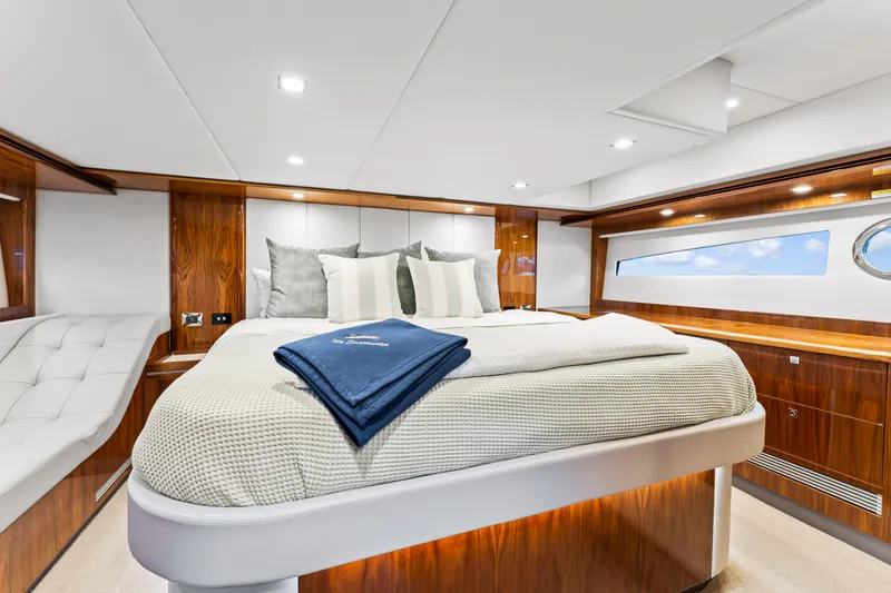 Slide: The Image of Riviera 5400 Sport Yacht 2021 - 52
