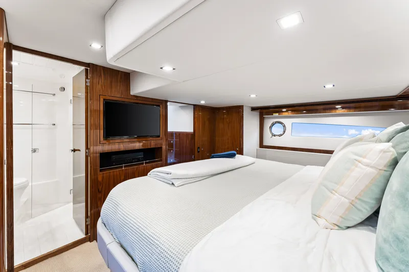 Slide: The Image of Riviera 5400 Sport Yacht 2021 - 53