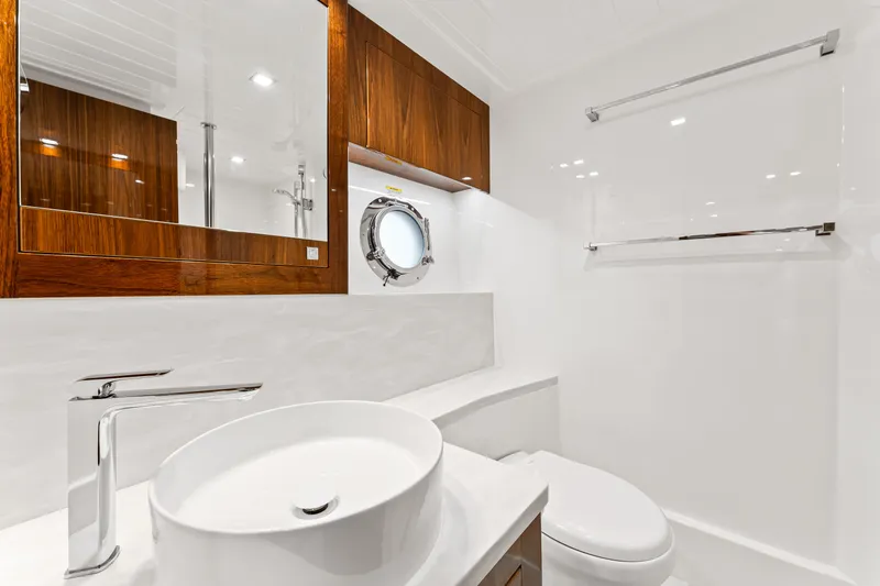 Slide: The Image of Riviera 5400 Sport Yacht 2021 - 56