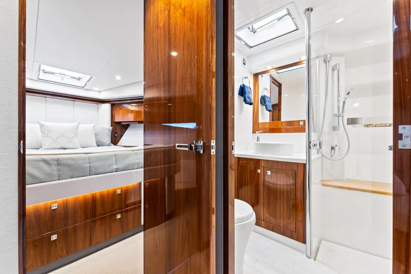 Slide: The Image of Riviera 5400 Sport Yacht 2021 - 59