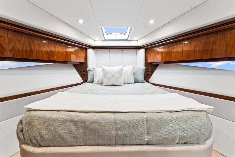 Slide: The Image of Riviera 5400 Sport Yacht 2021 - 61