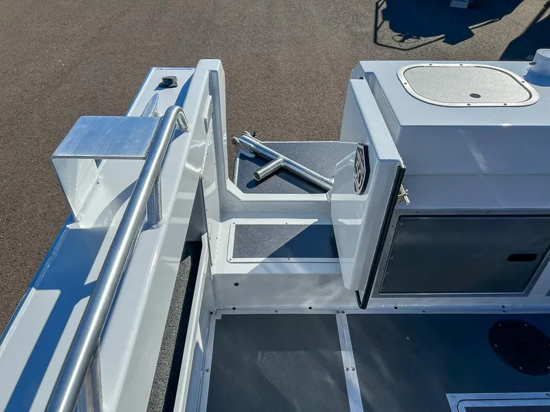 Slide: The Image of North River 24 SEAHAWK RTF 2026 - 20