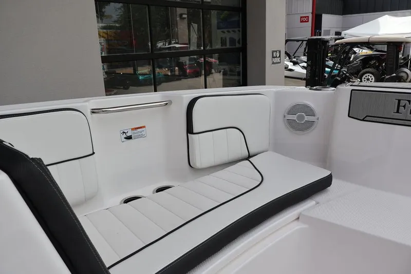 Slide: The Image of Yamaha 222 FSH Sport 2025 - 11