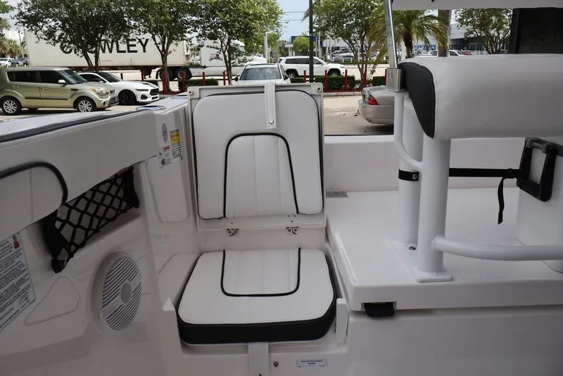 Slide: The Image of Yamaha 222 FSH Sport 2025 - 18