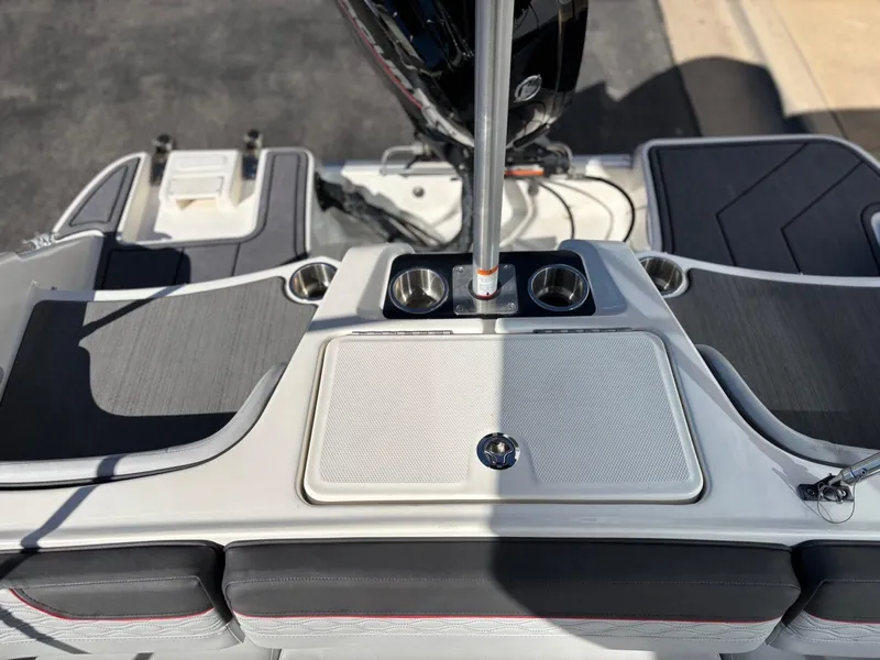 Slide: The Image of Bayliner 170 EL 2023 - 13