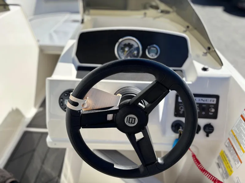 Slide: The Image of Bayliner 170 EL 2023 - 5