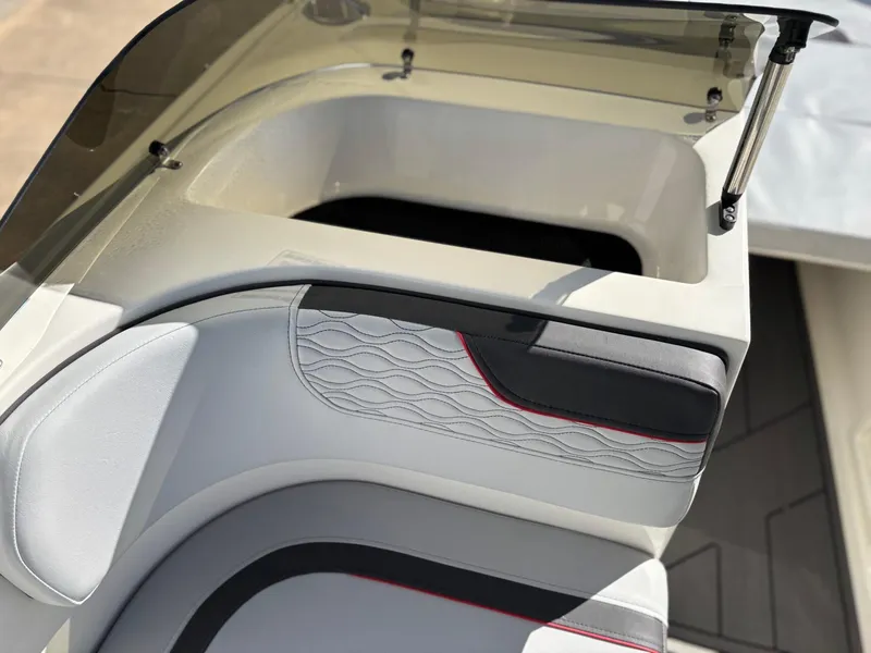 Slide: The Image of Bayliner 170 EL 2023 - 7