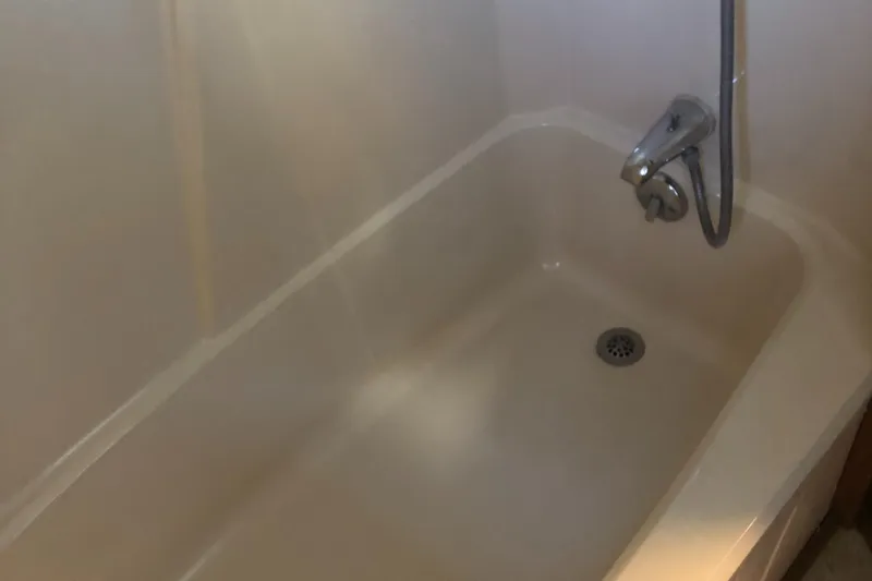 Slide: The Image of Bathtub in 1987 Chris-Craft 426 Catalina yacht bathroom. - 46