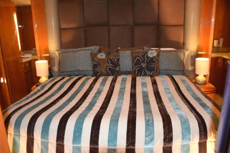 Slide: The Image of Master Stateroom King berth - 22