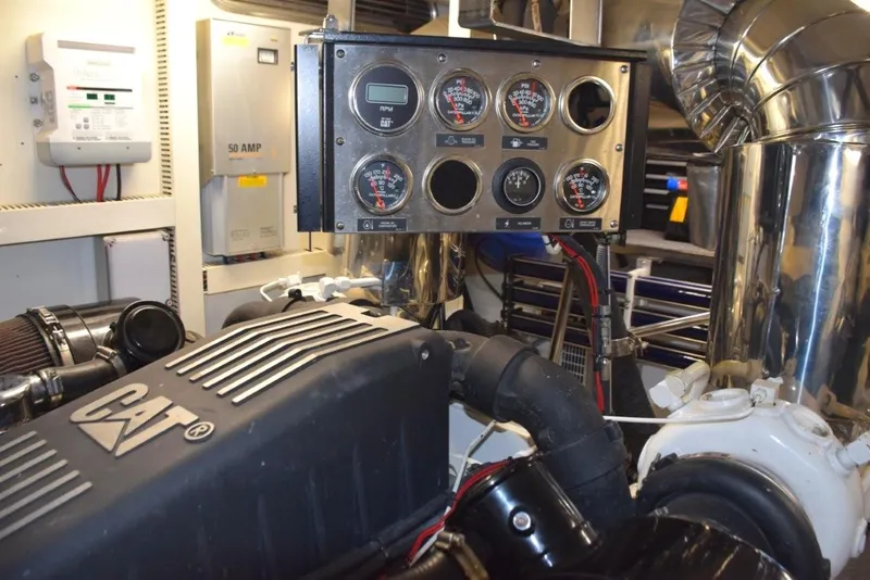 Slide: The Image of CAT V12 C32 1550hp each - 78