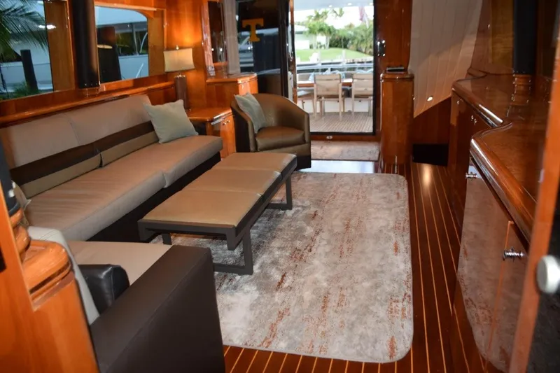 Slide: The Image of Salon aft view - 8