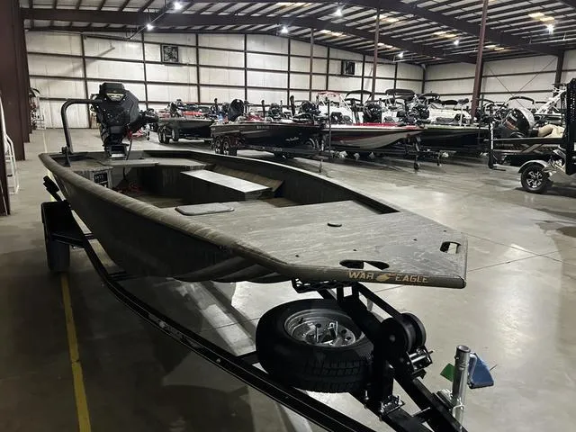 Slide: The Image of War Eagle 750G W/Gator Tail 40 LXD 2025 - 3