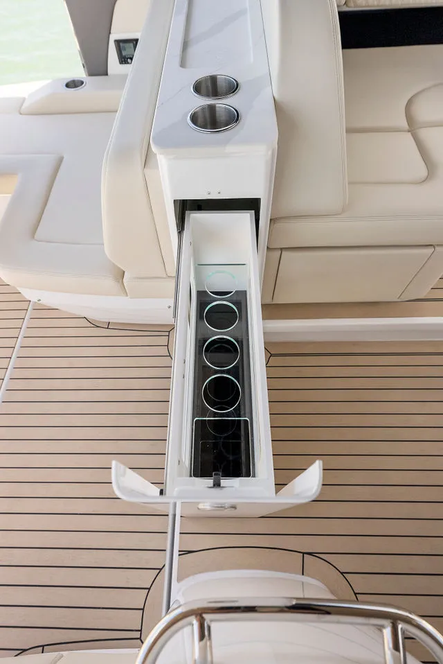 Slide: The Image of Cruisers 50 GLS 2025 - 92