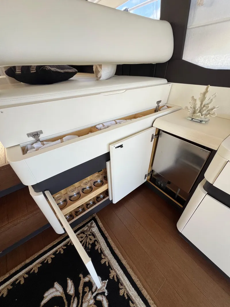 Slide: The Image of Azimut 54fly 2016 - 56