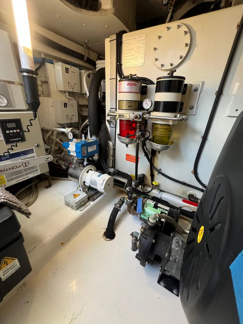 Slide: The Image of Azimut 54fly 2016 - 61