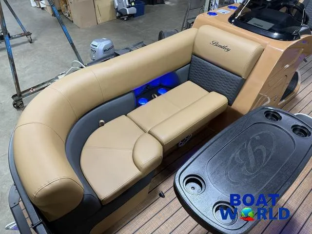 Slide: The Image of Bentley Pontoons Elite 223 Swingback Tritoon & Honda 4-Stroke EFI 2025 - 12