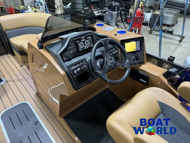 Slide: The Image of Bentley Pontoons Elite 223 Swingback Tritoon & Honda 4-Stroke EFI 2025 - 15