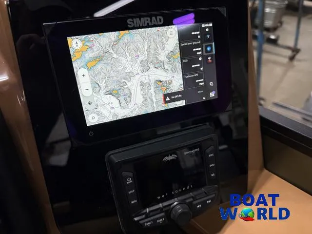 Slide: The Image of Bentley Pontoons Elite 223 Swingback Tritoon & Honda 4-Stroke EFI 2025 - 20