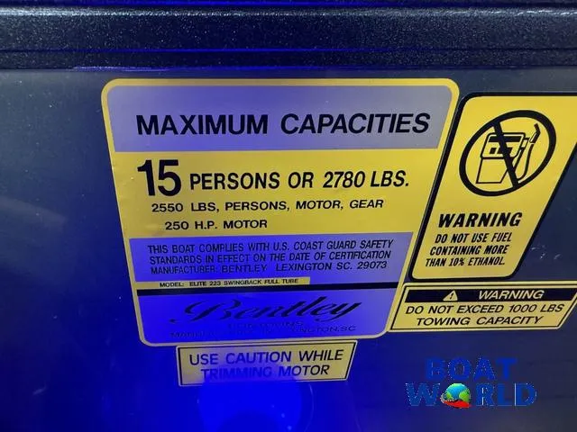 Slide: The Image of Bentley Pontoons Elite 223 Swingback Tritoon & Honda 4-Stroke EFI 2025 - 22