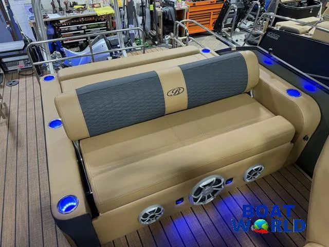 Slide: The Image of Bentley Pontoons Elite 223 Swingback Tritoon & Honda 4-Stroke EFI 2025 - 25