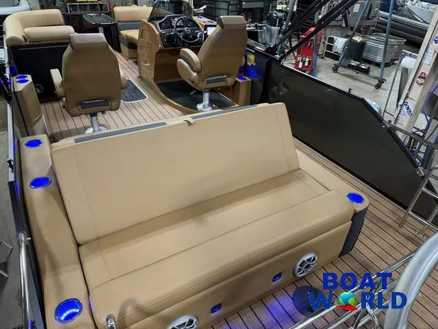 Slide: The Image of Bentley Pontoons Elite 223 Swingback Tritoon & Honda 4-Stroke EFI 2025 - 26