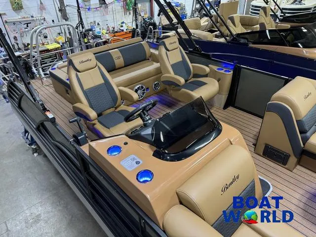 Slide: The Image of Bentley Pontoons Elite 223 Swingback Tritoon & Honda 4-Stroke EFI 2025 - 3