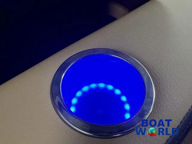 Slide: The Image of Bentley Pontoons Elite 223 Swingback Tritoon & Honda 4-Stroke EFI 2025 - 30