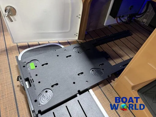 Slide: The Image of Bentley Pontoons Elite 223 Swingback Tritoon & Honda 4-Stroke EFI 2025 - 39