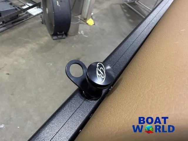 Slide: The Image of Bentley Pontoons Elite 223 Swingback Tritoon & Honda 4-Stroke EFI 2025 - 40