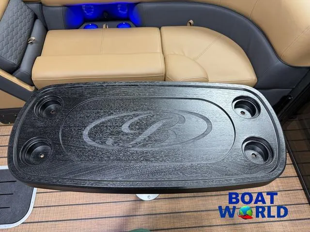 Slide: The Image of Bentley Pontoons Elite 223 Swingback Tritoon & Honda 4-Stroke EFI 2025 - 41