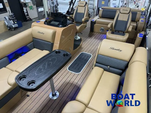 Slide: The Image of Bentley Pontoons Elite 223 Swingback Tritoon & Honda 4-Stroke EFI 2025 - 42